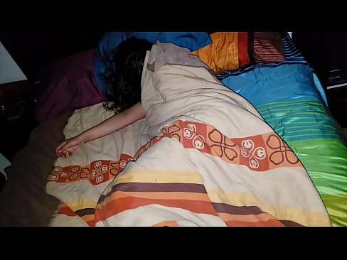 ❤️ Anak tiri memarahi ibu tirinya yang masih muda saat dia tidur. ❤️❌ Video sialan  di id.cassino-vulkan646.ru